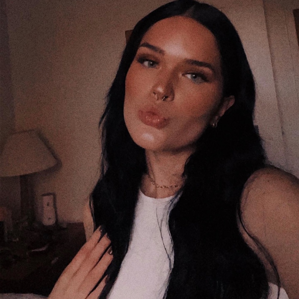 Meet your Posher, Brenna